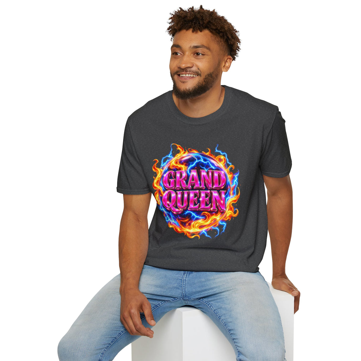 GRAND QUEEN - T-Shirt