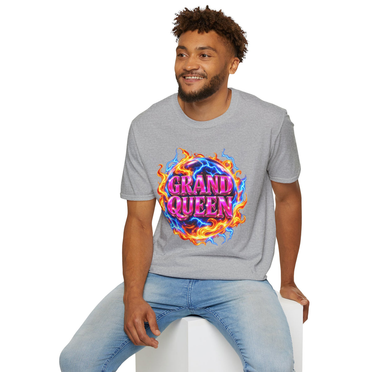 GRAND QUEEN - T-Shirt
